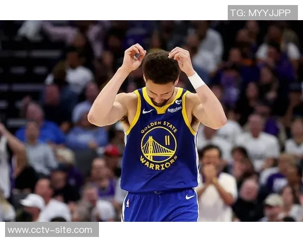 克莱半场表现平平仅得5分状态不佳引发球迷关注