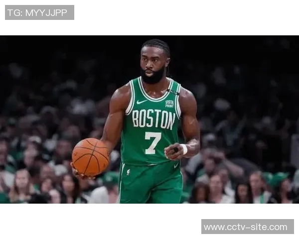 NBA官方宣布杰伦布朗因批评裁判被罚款35000美元引发热议